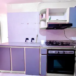 Hostal - Casa -10 Min Del Aeropuerto Habitación en casa particular